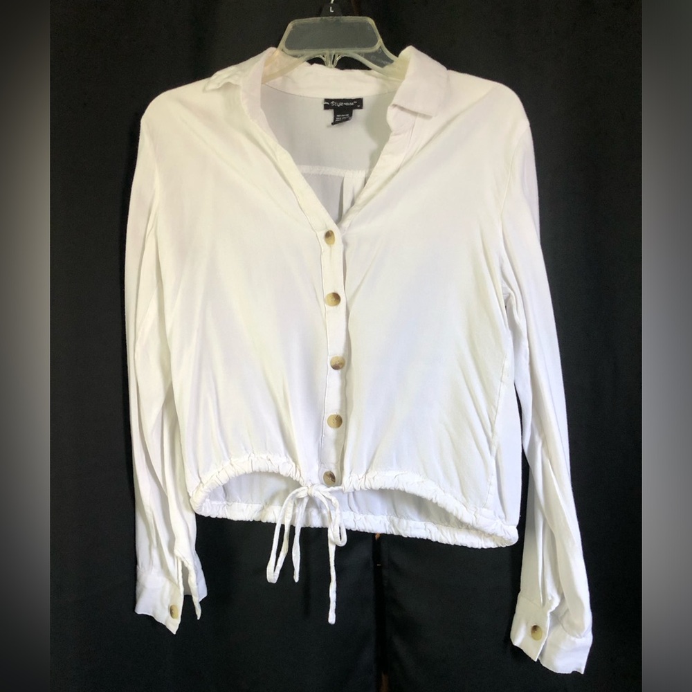 Style House M white button up cinch waist blouse